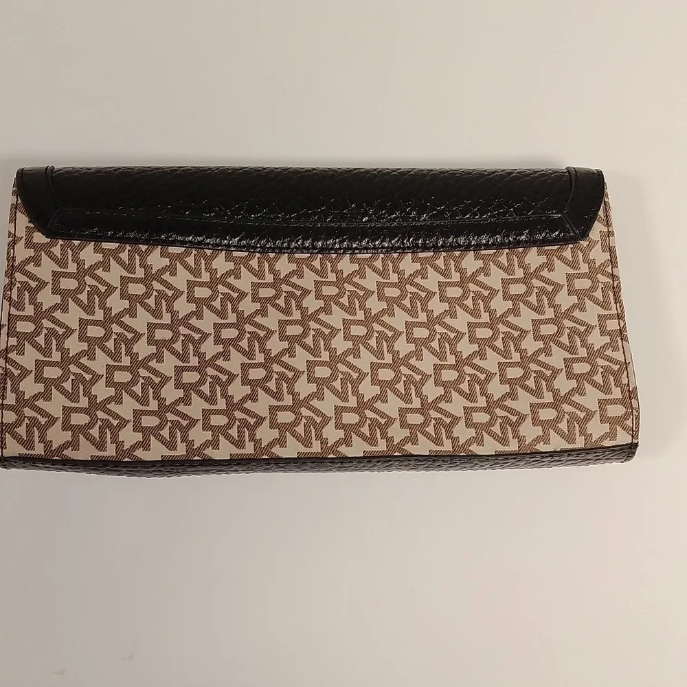 2/$30 DKNY Black and Brown‎ Women's Clutch Purse